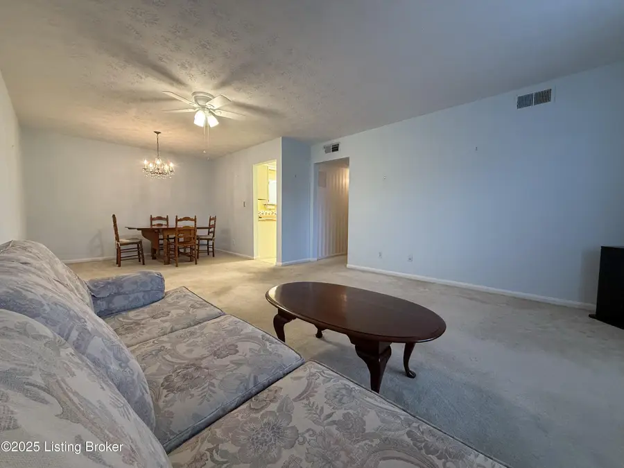 310 El Conquistador Pl #310, Louisville, KY 40220 - Image #2