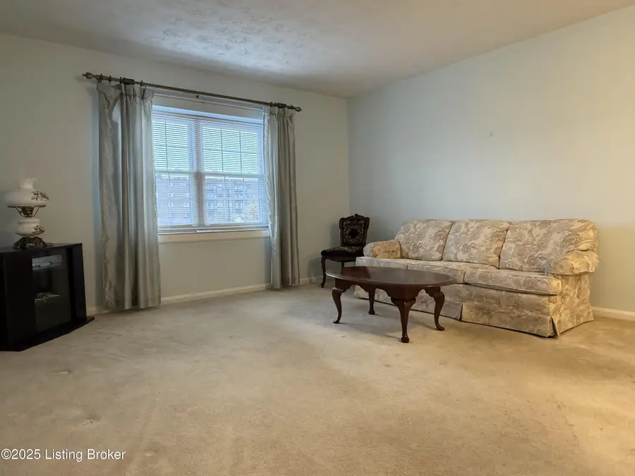 310 El Conquistador Pl #310, Louisville, KY 40220 - Image #3