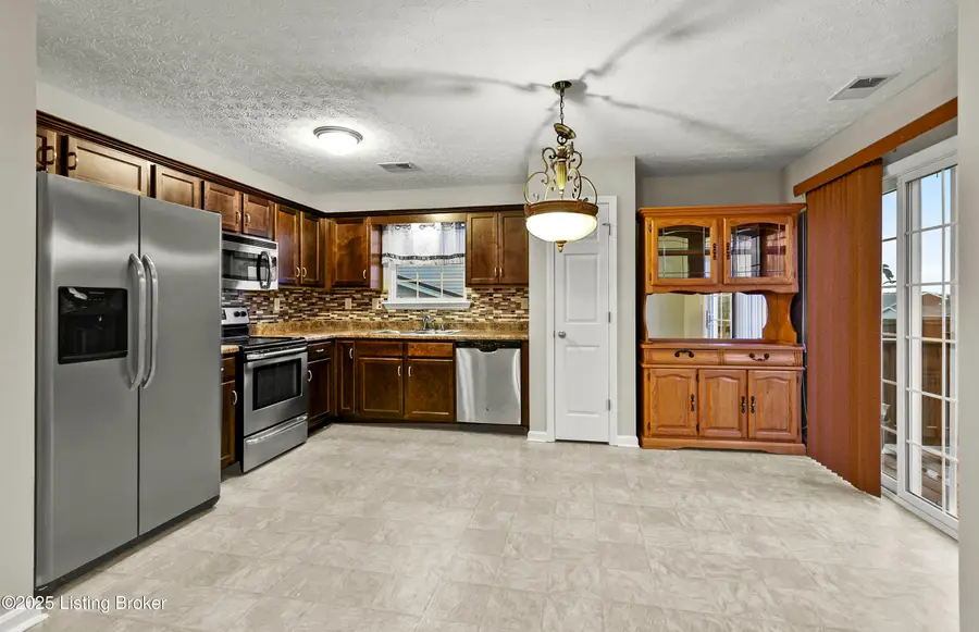 2140 Two Springs Dr, Shelbyville, KY 40065 - Image #3