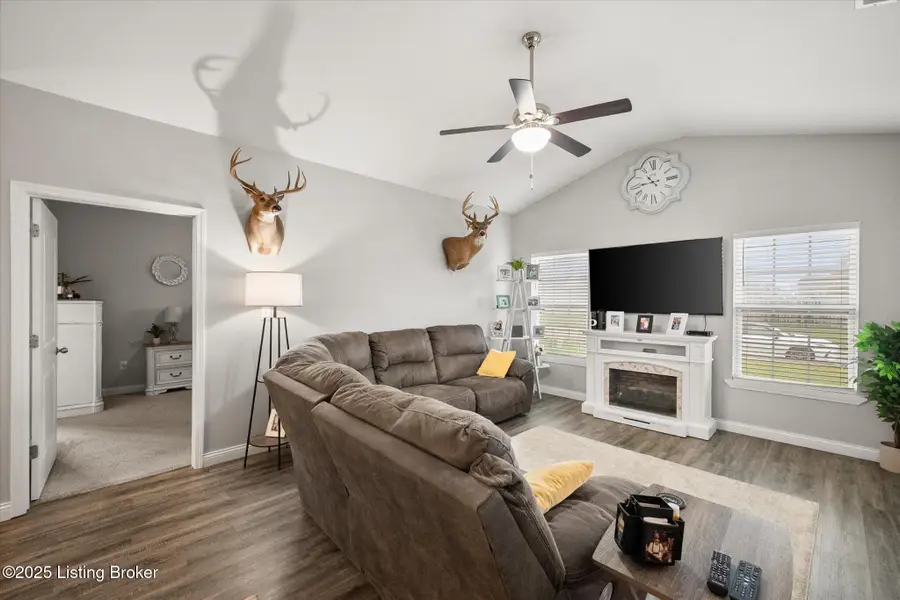 20 Hunters Ridge Dr, Eminence, KY 40019 - Image #3