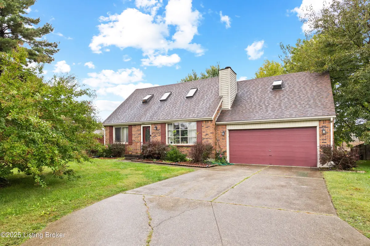 4406 Starks Dr, Louisville, KY 40218 - Image #1