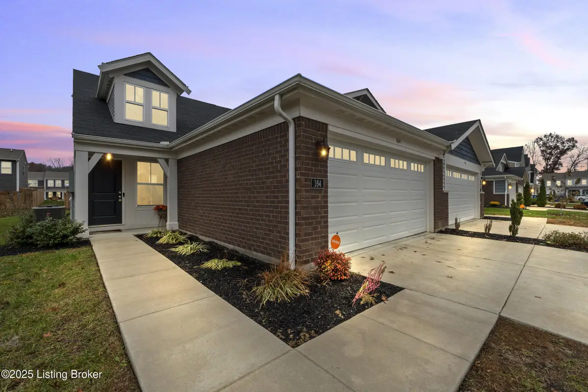 164 Harvest Moon Ct, Shepherdsville, KY 40165 - Image #1