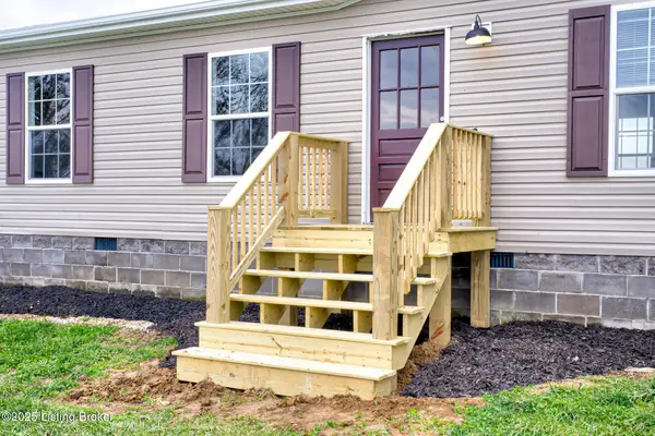 20 Robbie Ln, Pleasureville, KY 40057