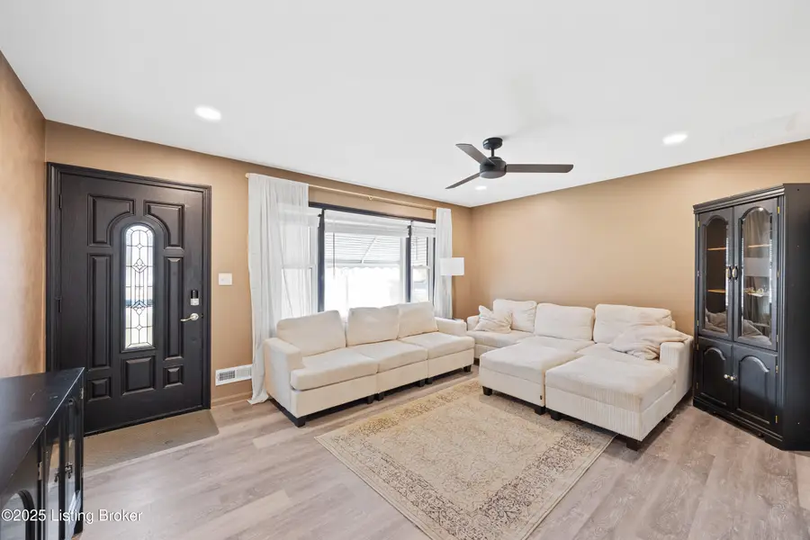 3907 Mamaroneck Rd, Louisville, KY 40218 - Image #3