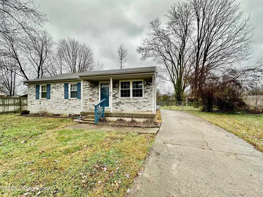 9505 Sissone Dr, Fairdale, KY 40118 - Image #2