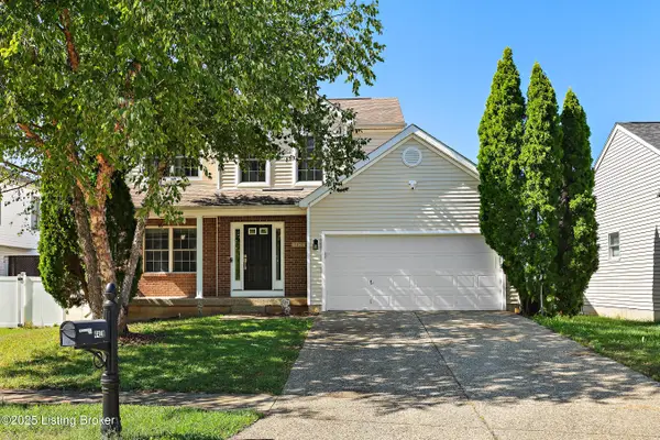 4428 Fallen Apple Ln, Louisville, KY 40218
