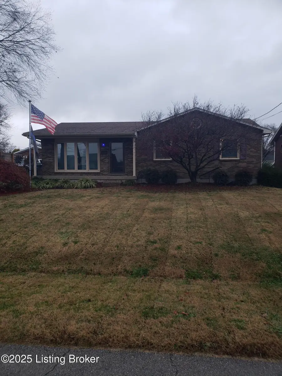 7011 Uranus Dr, Louisville, KY 40258 - Image #2