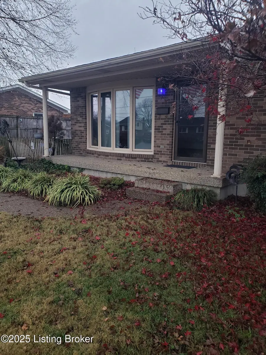 7011 Uranus Dr, Louisville, KY 40258 - Image #3