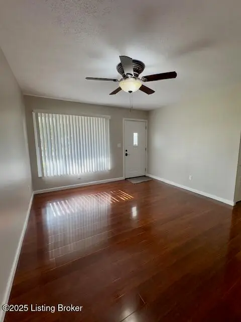 130 Starlite Dr, Louisville, KY 40229 - Image #2