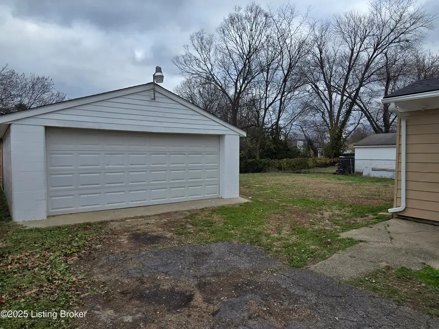 5603 Walnut Way, Louisville, KY 40229 - Image #2