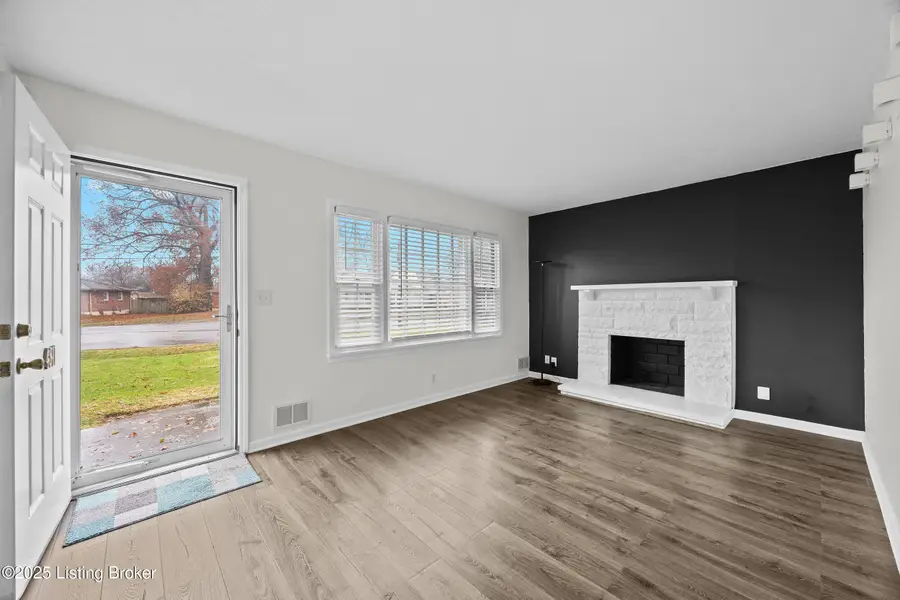 4811 Fister Ct, Louisville, KY 40258 - Image #2