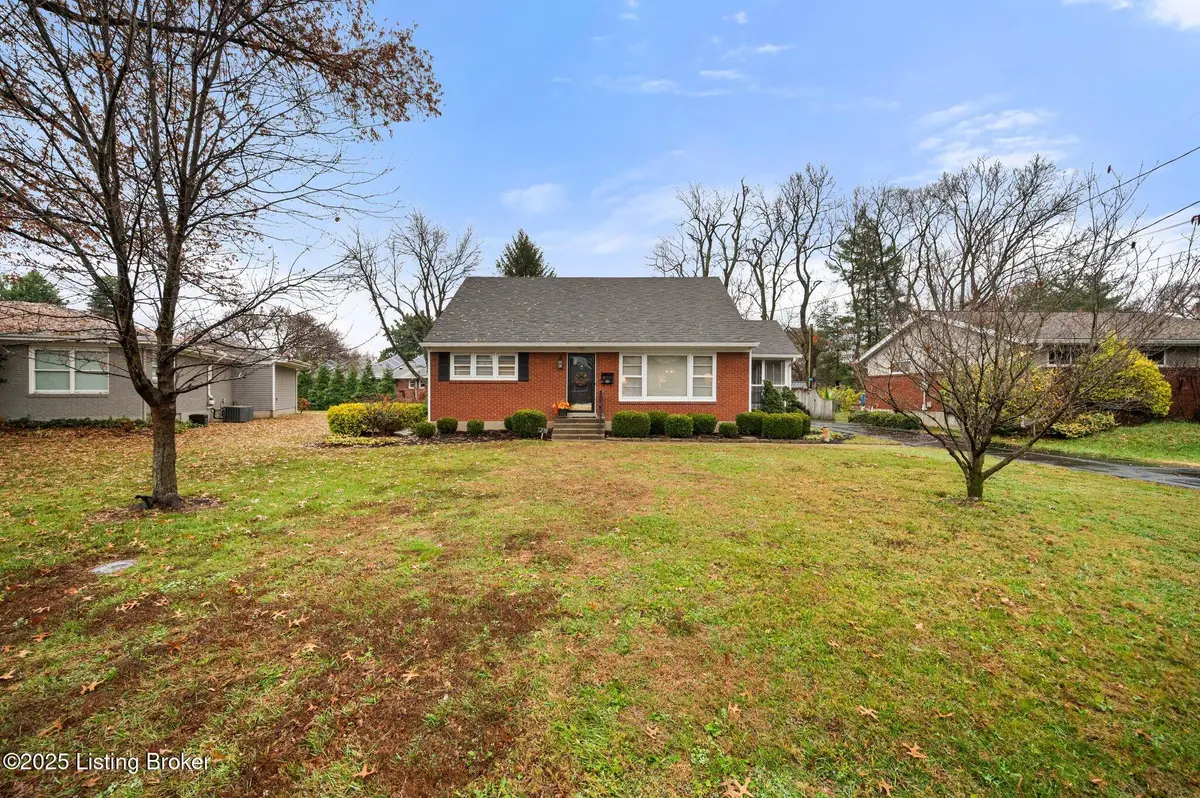 27 Chamberry Cir, Louisville, KY 40207 - Image #1