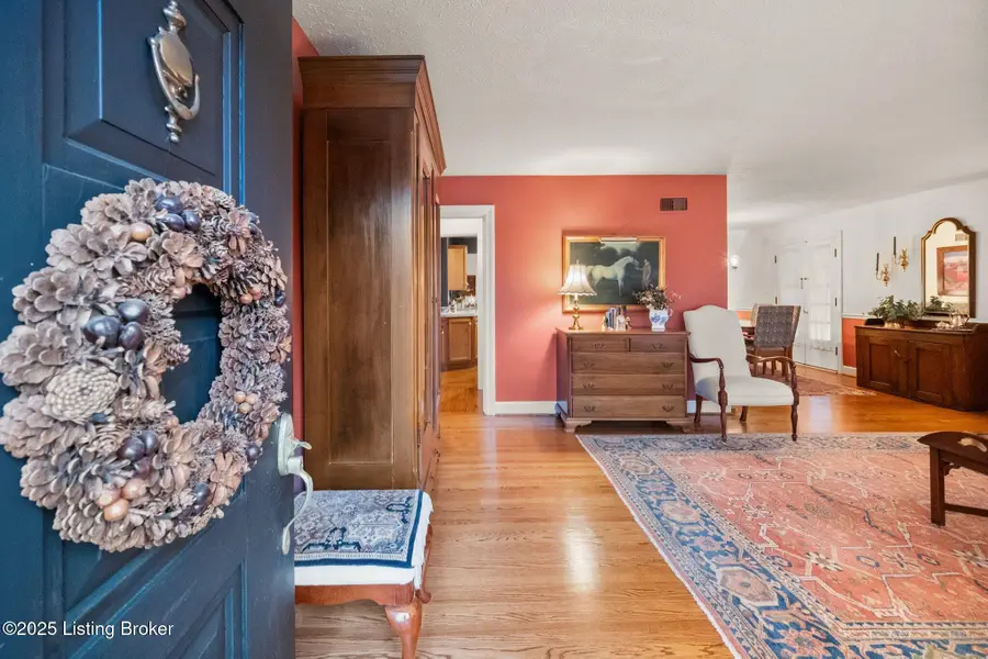 27 Chamberry Cir, Louisville, KY 40207 - Image #3