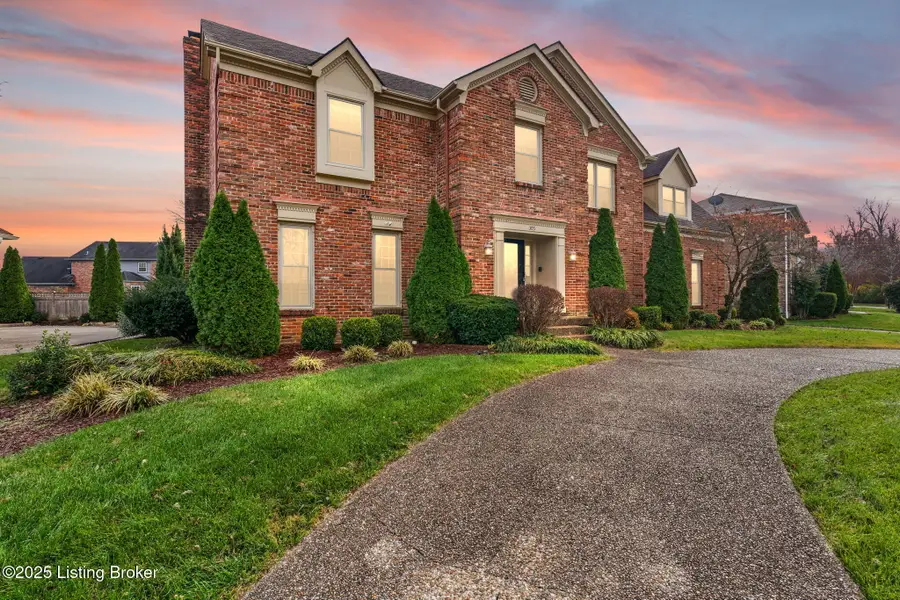 305 Lake Forest Pkwy, Louisville, KY 40245 - Image #2