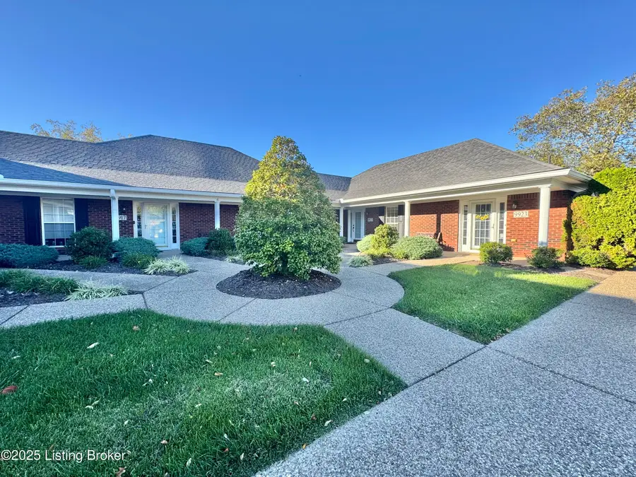 9923 Chenoweth Vista Way, Louisville, KY 40299 - Image #3