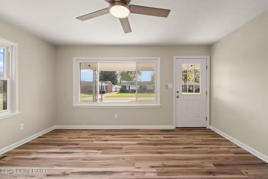 5919 Middlerose Cir, Louisville, KY 40272 - Image #3