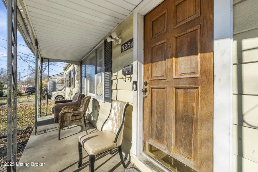 325 E Southside Ct, Louisville, KY 40214 - Image #3
