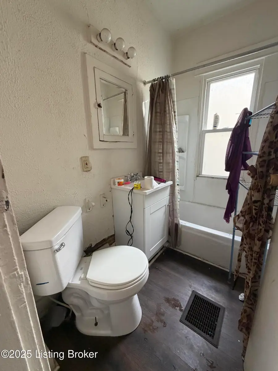 121 Boston Ct, Louisville, KY 40212 - Image #3