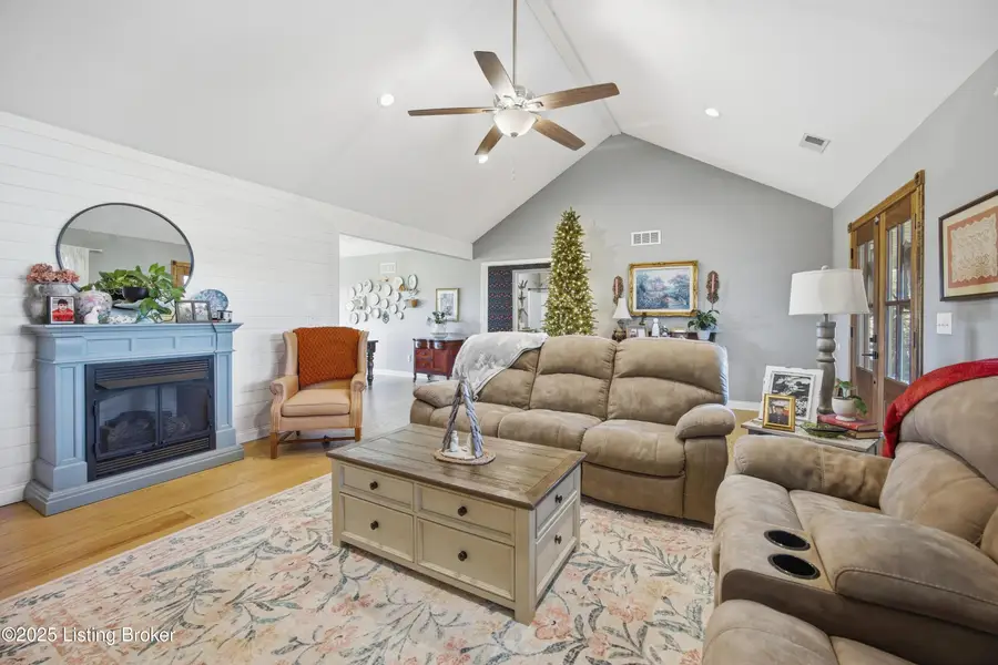 743 Garriott Ln, Harrodsburg, KY 40330 - Image #2