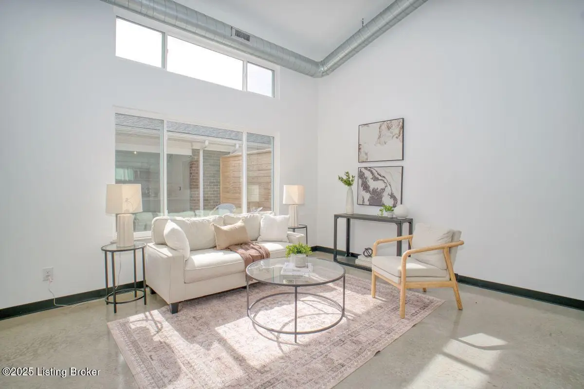 606 Burnett Farm Ln, Louisville, KY 40243 - Image #1