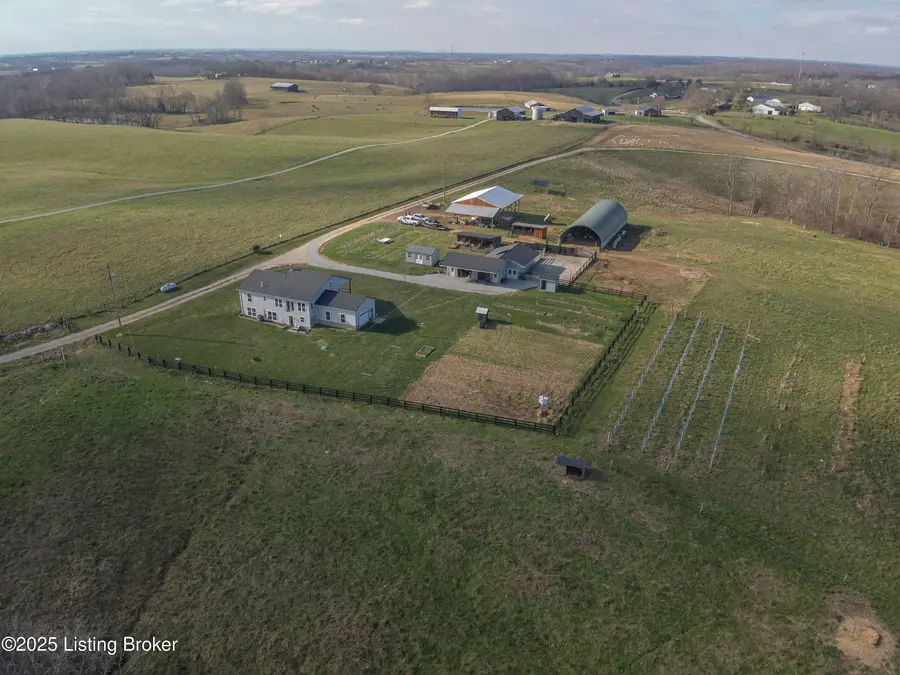 900B Lawrenceburg Rd, Willisburg, KY 40078 - Image #2