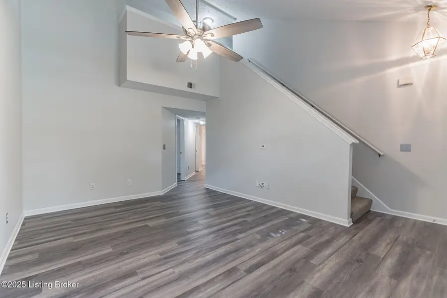 4329 Willowview Blvd, Louisville, KY 40299 - Image #2