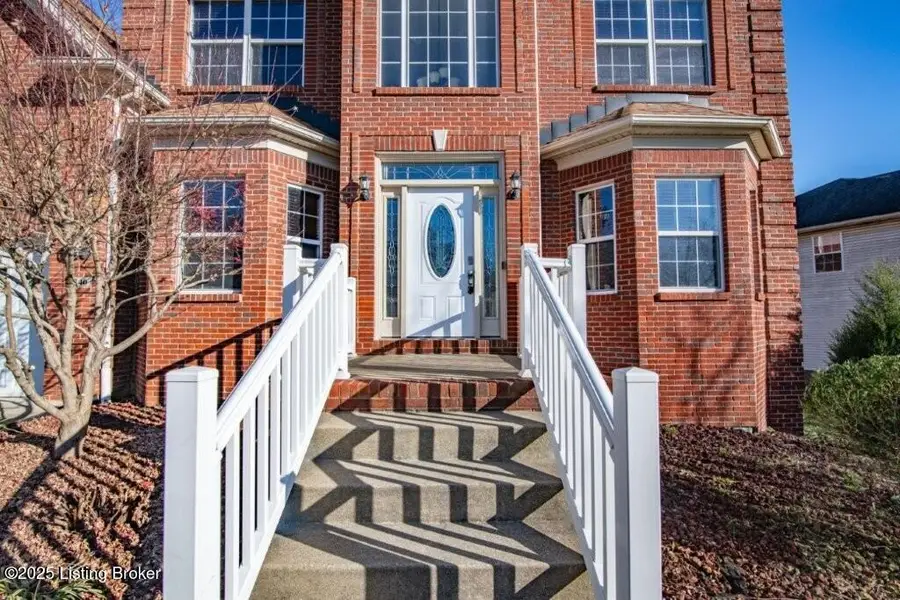 340 Vineland Place Dr, Vine Grove, KY 40175 - #2