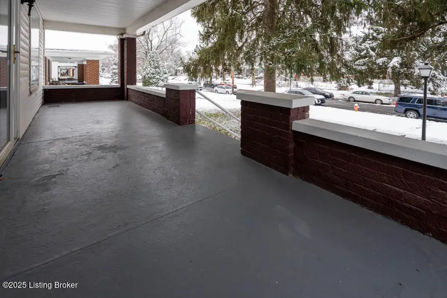 217 S Shawnee Terrace, Louisville, KY 40212 - Image #2