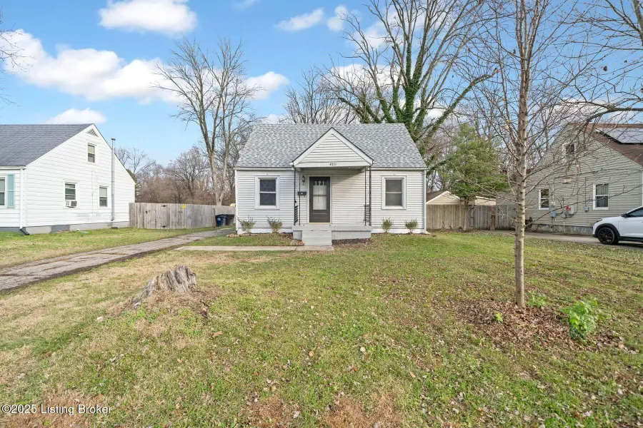 4211 Savage Dr, Louisville, KY 40216 - Image #2