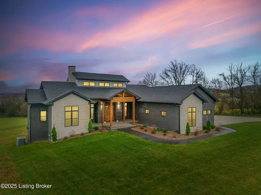 300 S Stallard Dr, Shelbyville, KY 40065 - Image #2