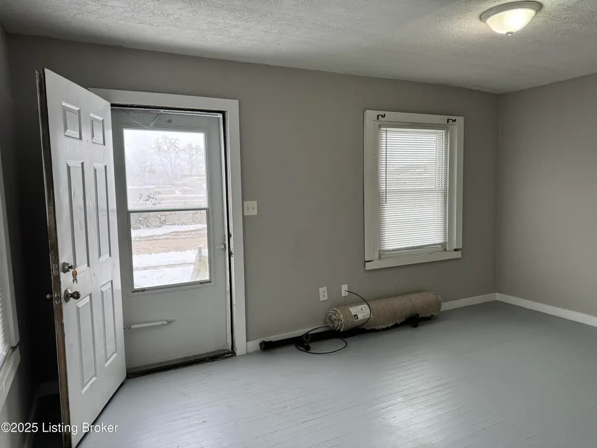 2027 S 41st St, Louisville, KY 40211 - Image #1