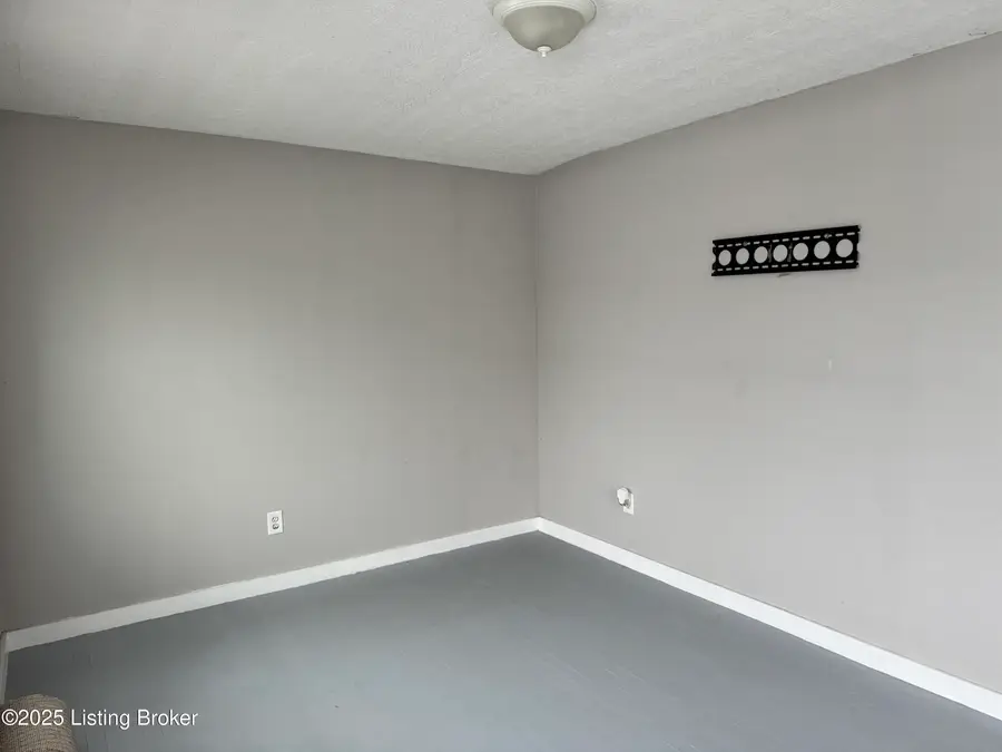 2027 S 41st St, Louisville, KY 40211 - Image #2