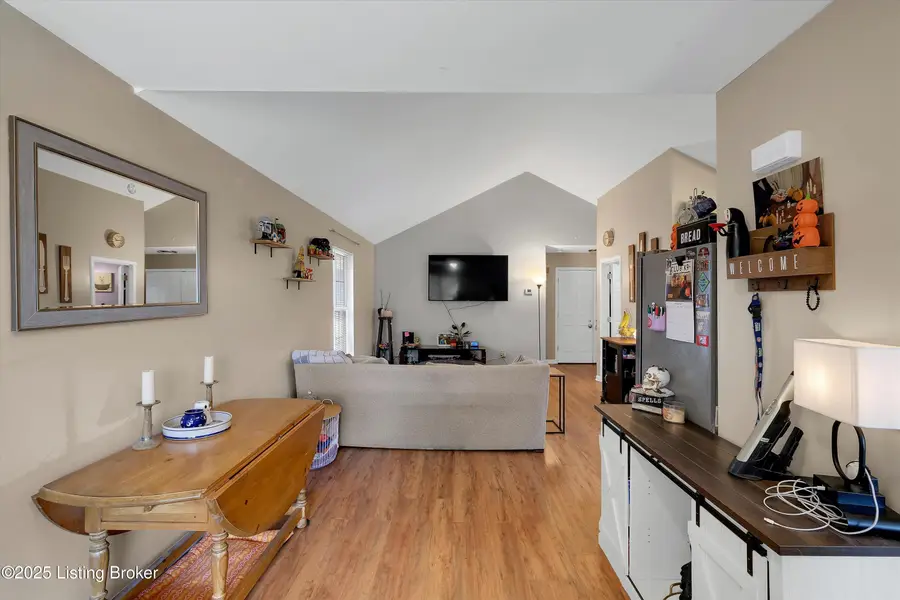 613 E Hill St, Louisville, KY 40217 - Image #3