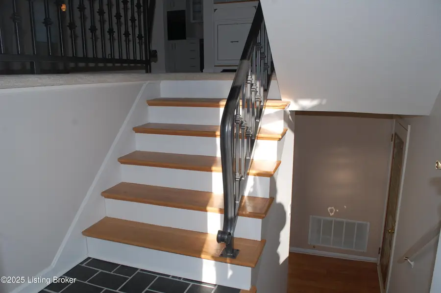 803 Vannah Ave, Louisville, KY 40223 - Image #2