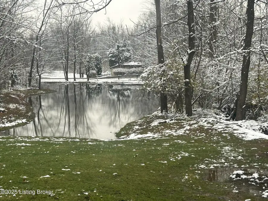 9210 Hawthorne Pointe Dr #102, Louisville, KY 40272 - Image #2