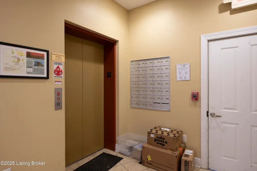 2411 Brownsboro Rd #203, Louisville, KY 40206 - Image #3