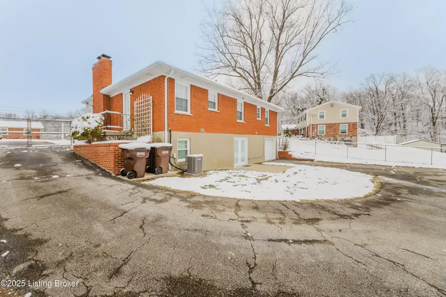 10240 Dodge Ln, Louisville, KY 40272 - Image #3