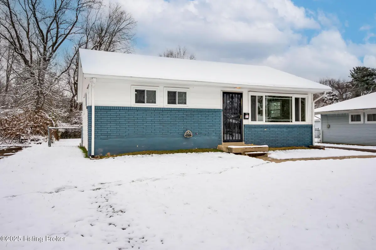 1309 Mill Race Rd, Lyndon, KY 40242 - Image #1