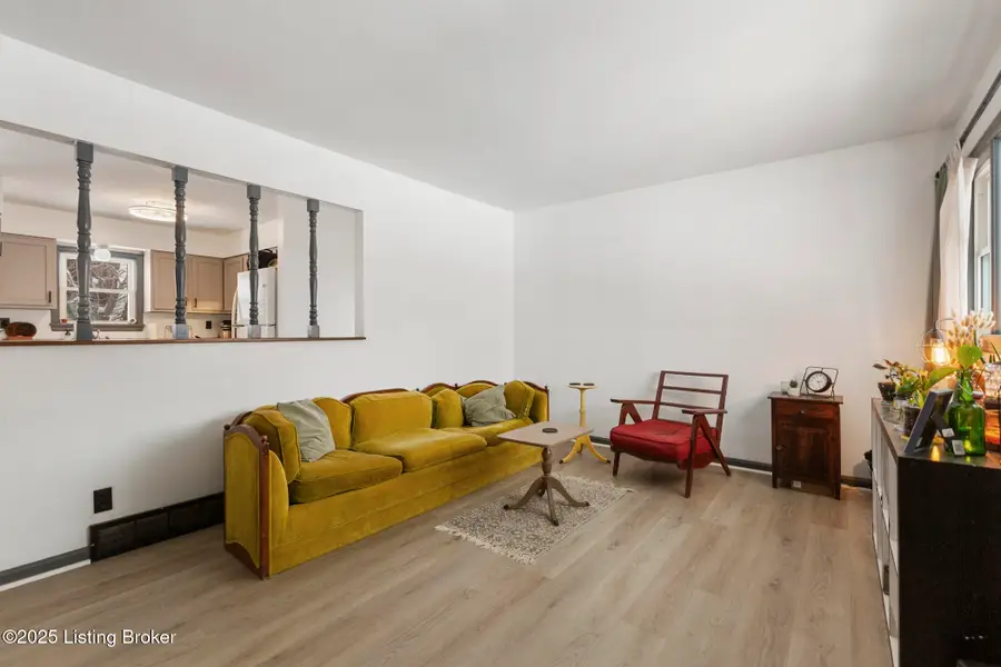 2606 Accasia Dr, Louisville, KY 40216 - Image #2