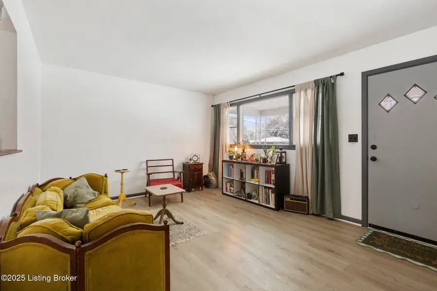 2606 Accasia Dr, Louisville, KY 40216 - Image #3