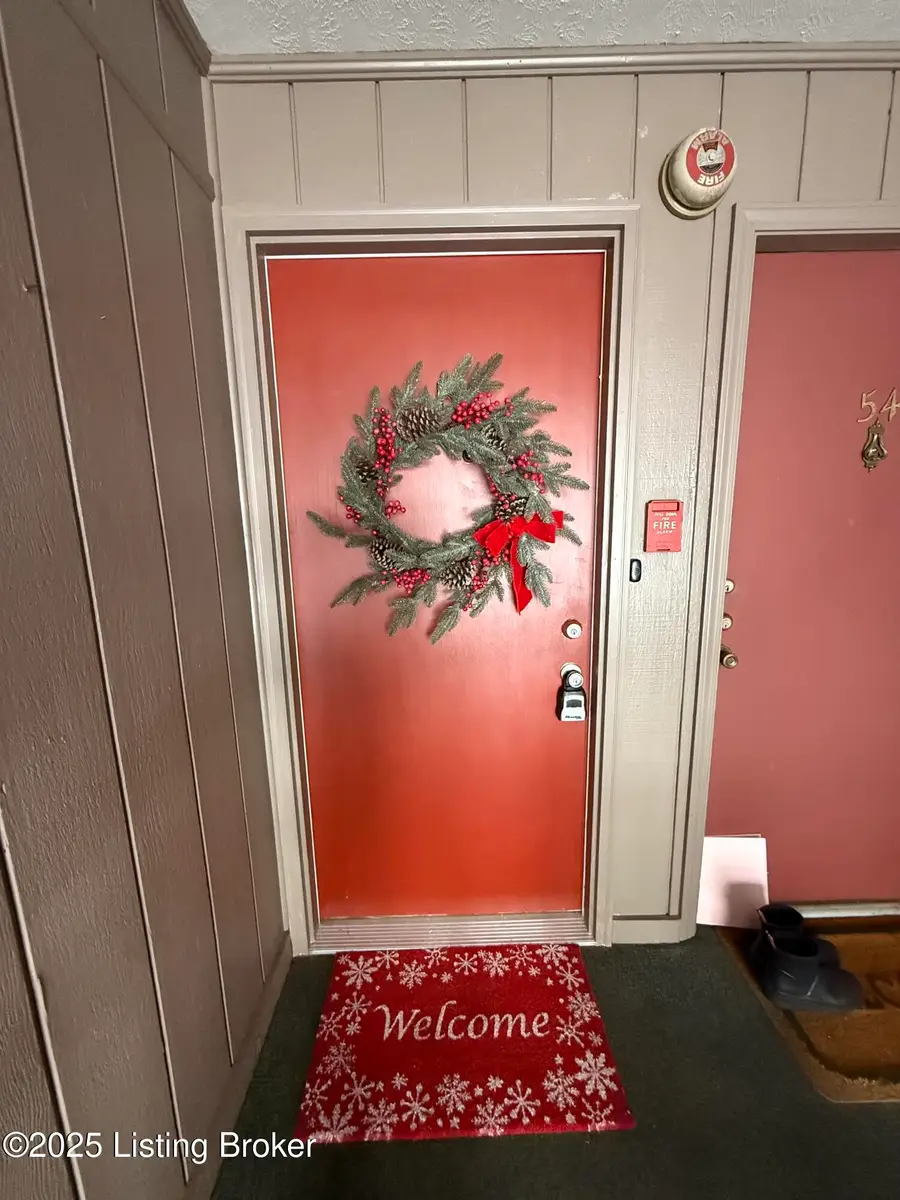 53 Lakeshore Dr, Clarksville, IN 47129 - Image #2