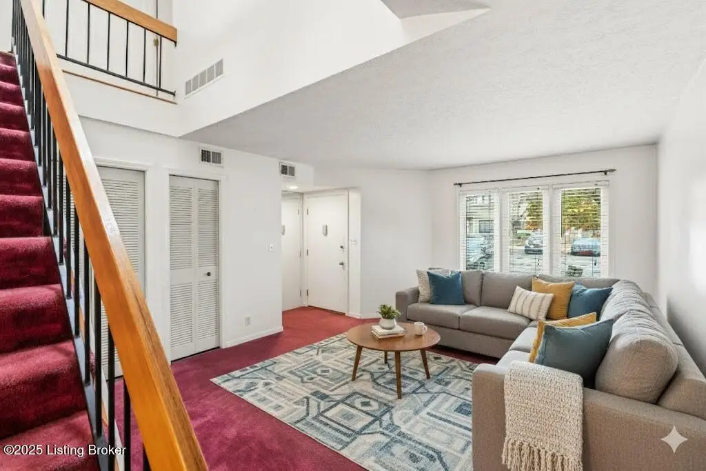 340 Crescent Spring Dr, Louisville, KY 40206 - Image #1