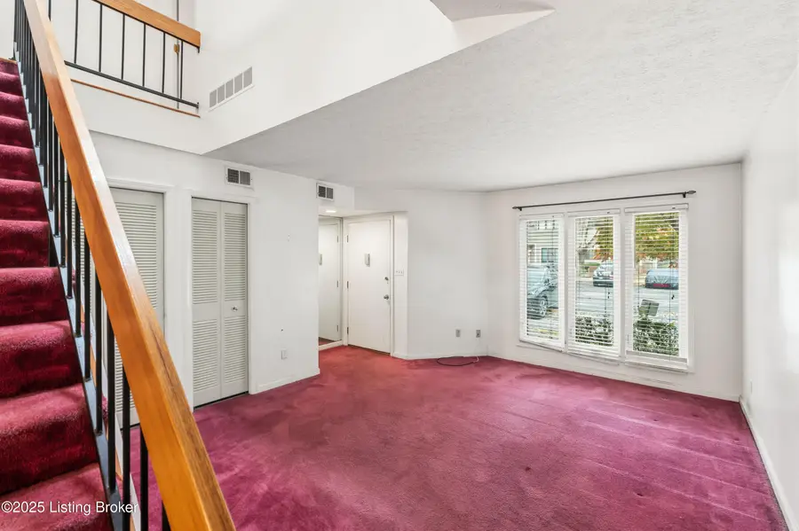 340 Crescent Spring Dr, Louisville, KY 40206 - Image #2