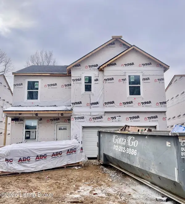 8514 Lysander Dr, Louisville, KY 40214