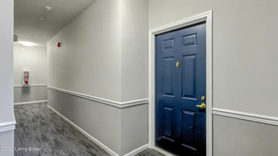 2602 Aristocrat Pl #101, Louisville, KY 40299 - Image #2