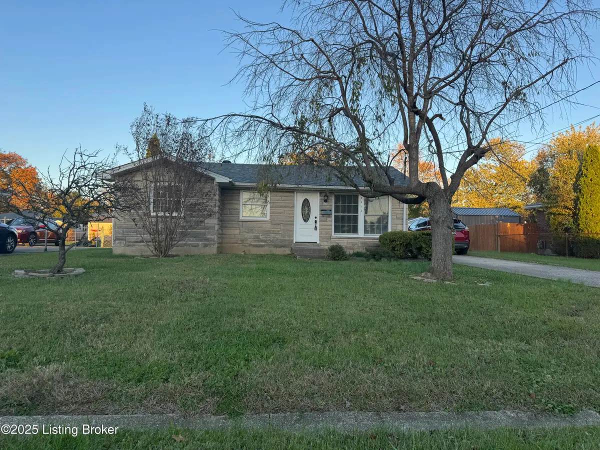 2413 Paddock Ln, Louisville, KY 40216 - Image #1