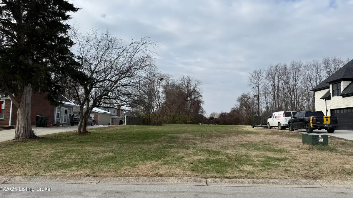 8606 Loch Lea Ln, Jeffersontown, KY 40299 - Image #1