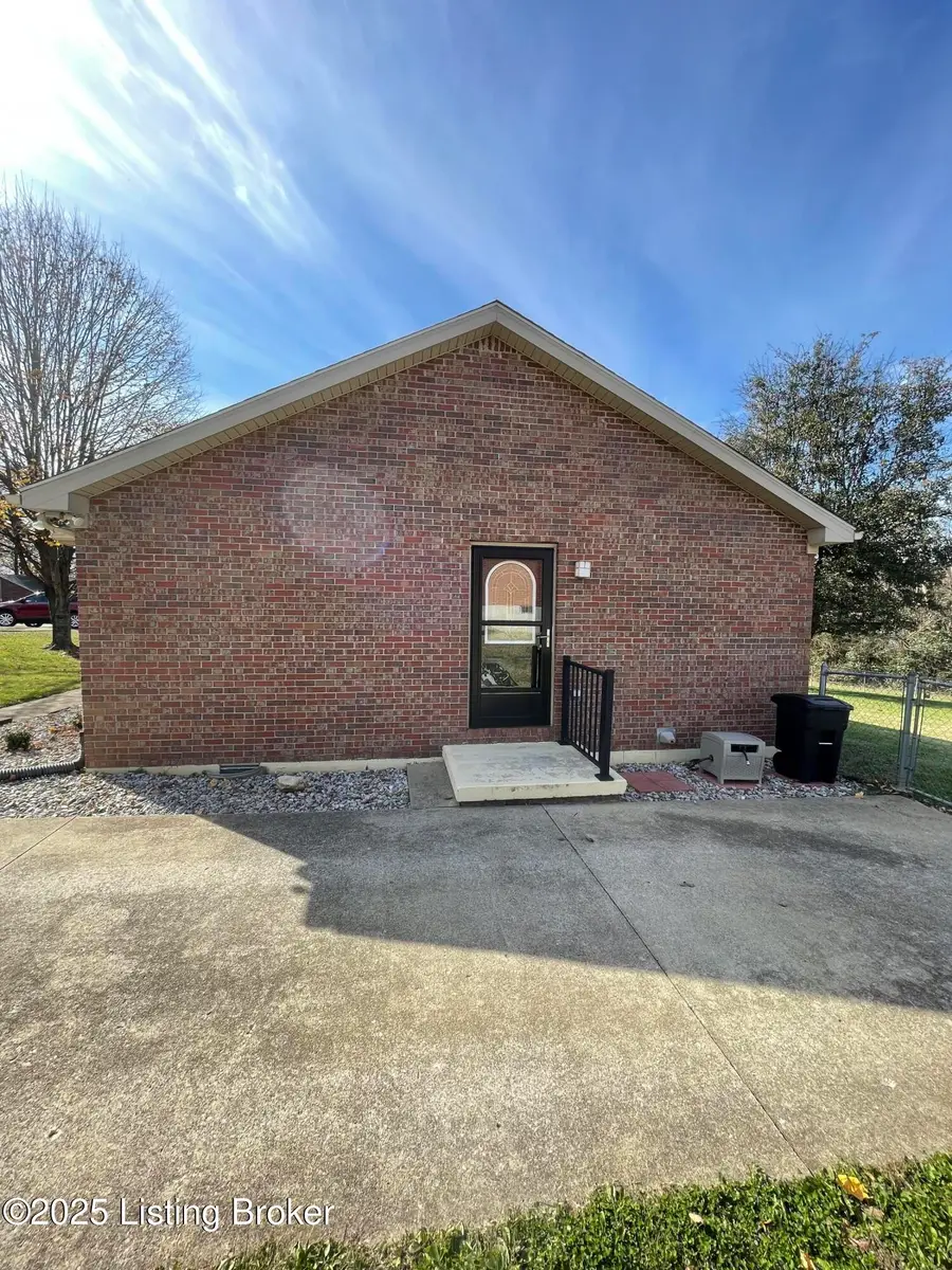 122 Valleyview Dr, Bardstown, KY 40004 - Image #2
