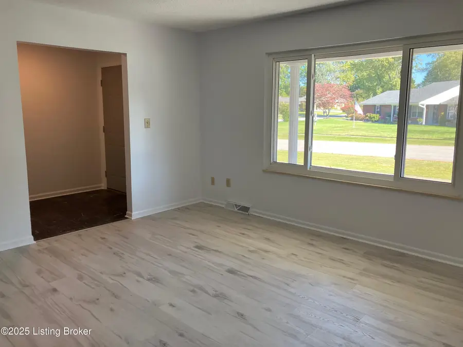 1512 Cypress Dr, Radcliff, KY 40160 - Image #3