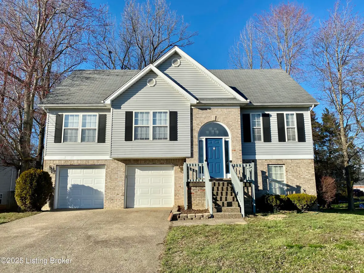 6901 Brook Bend Way, Louisville, KY 40229 - #1